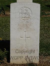 Salonika (Lembet Road) Military Cemetery - Banham, R